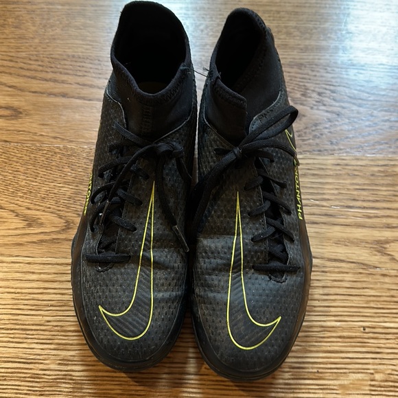 Nike Phantom Soccer Cleats - Picture 6 of 9